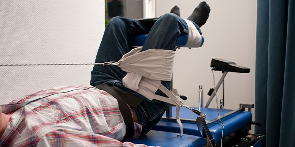 Extensionstherapie bei einem Mann
