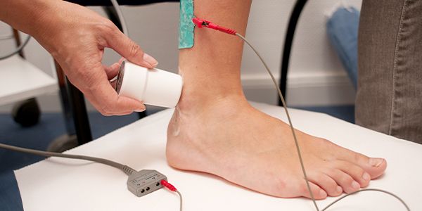 Ultraschall Plus Therapie an der Achillessehne