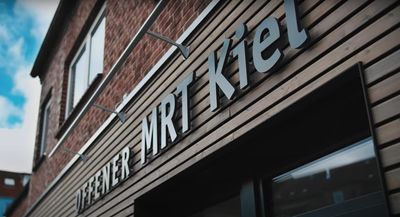 Außenansicht offener MRT in Kiel